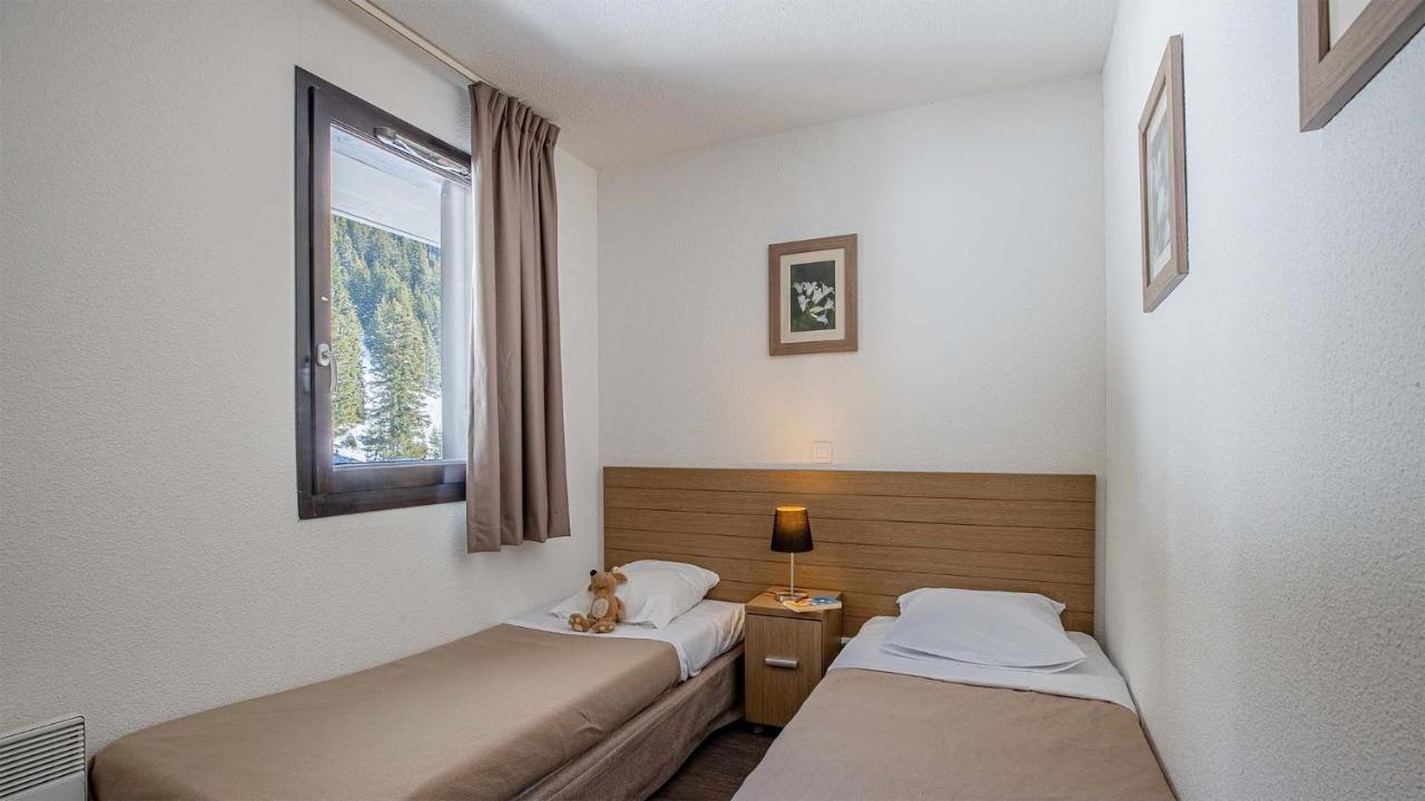 One-Bedroom Apartment,1377755378:JPEG